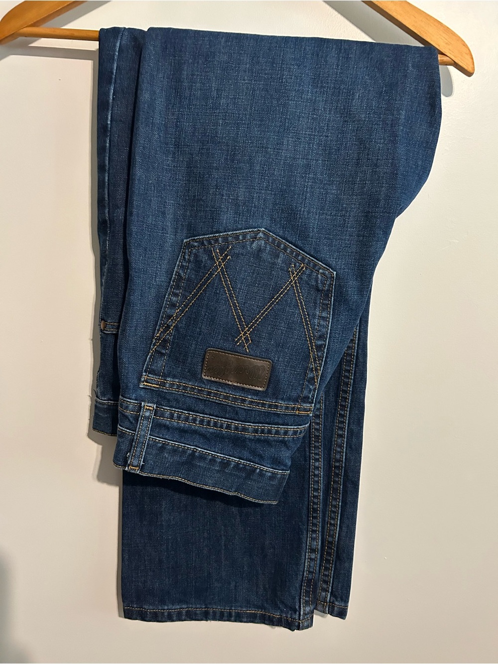 Wrangler Men's Straight Jeans in Dark Blue Denim
